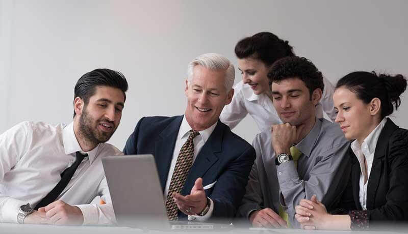 「橋渡し型ネットワーク」をもつリーダーは変革を実現する