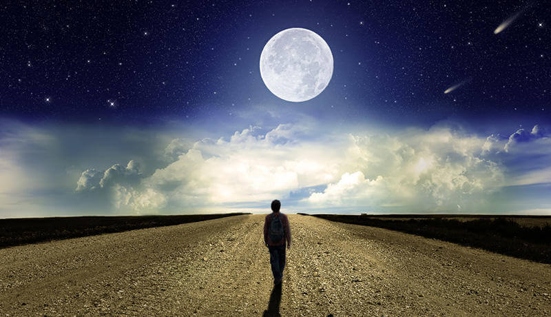 お月さま2つ分を歩くまでは