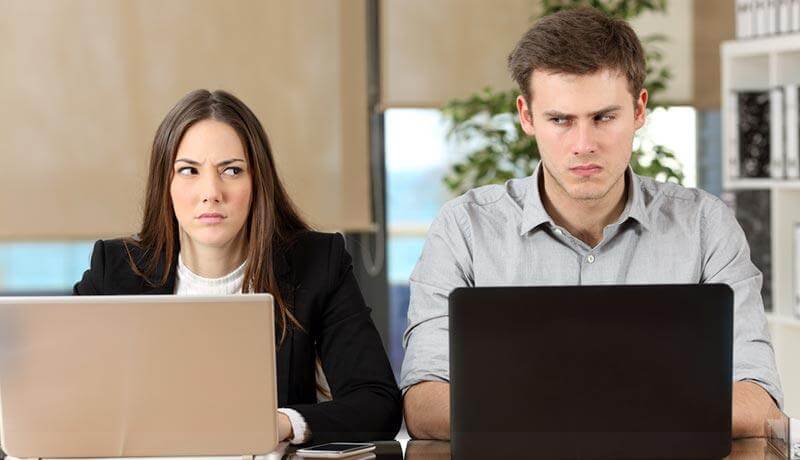 リーダーが新たな視点を得る「レッドチーム思考」